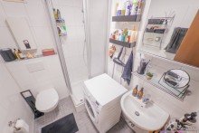 Badezimmer Attraktives Apartment mit zwei Zimmern, Terrasse und Stellplatz im Bielefelder Zentrum