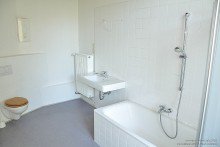 Bad Gro�z�gige Altbauwohnung mit Balkon nahe dem Rathaus -VERMIETET-