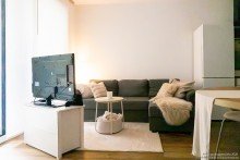 Wohnzimmer Attraktive, barrierefreie Zweizimmerwohnung im Erdgeschoss mit Terrasse in moderner Stadtvilla