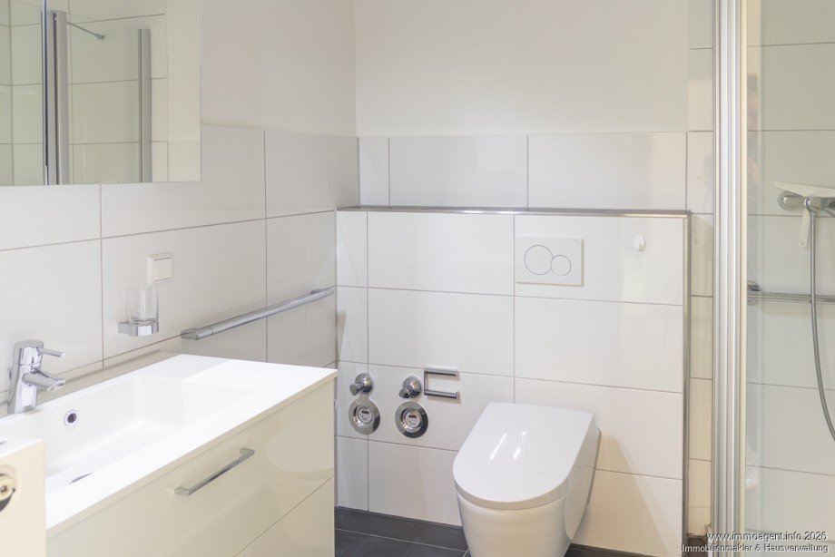 Badezimmer Bild 1 Etagenwohnung Bielefeld