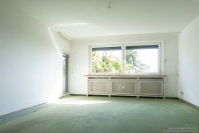 Wohnzimmer Bild 2 Selbstnutzung oder Kapitalanlage? Gro�z�gige Vierzimmer-Wohnung mit Balkon im Zentrum von Brackwede