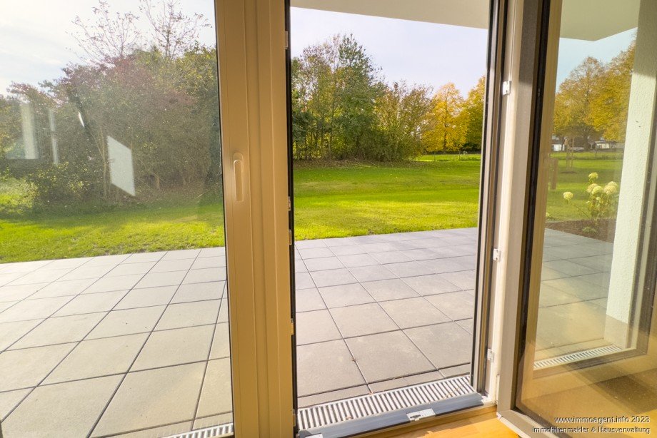 Blick ins Gr�ne Erdgeschosswohnung Bielefeld