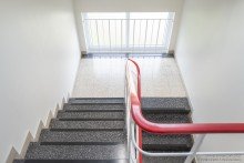 Treppenhaus Gem�tliche Dachgeschosswohnung im Musikerviertel -VERMIETET-