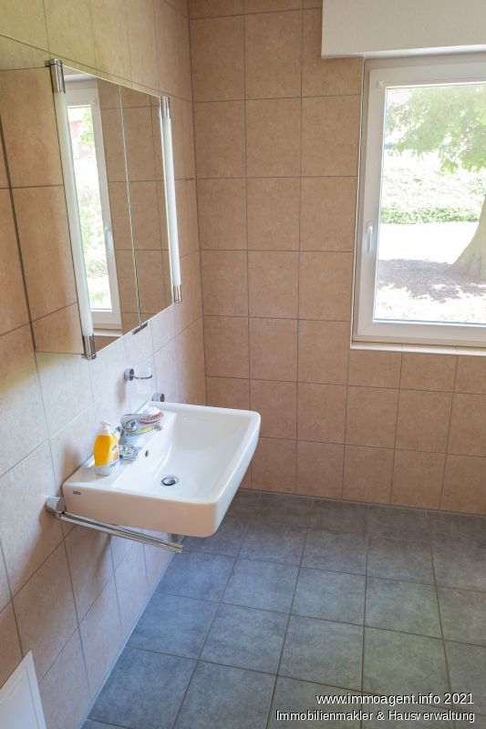 Bad Erdgeschosswohnung Steinhagen