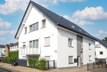 Ansicht von der Stra�enseite Moderne Dachgeschosswohnung mit herrlichem Ausblick ins Gr�ne -VERMIETET-