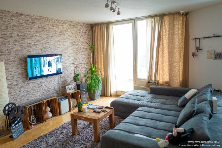 Wohnen Bielefeld Etagenwohnung Sch�ne Dreizimmerwohnung mit Balkon zentral in Bielefeld-Brackwede -VERMIETET-