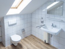 Badezimmer Gem�tliche Dachgeschosswohnung im Musikerviertel -VERMIETET-