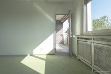 Zugang Loggia vom Wohnzimmer Selbstnutzung oder Kapitalanlage? Gro�z�gige Vierzimmer-Wohnung mit Balkon im Zentrum von Brackwede