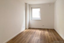 Arbeitszimmer Sch�ne Neubauwohnung mit drei Zimmern und Terrasse