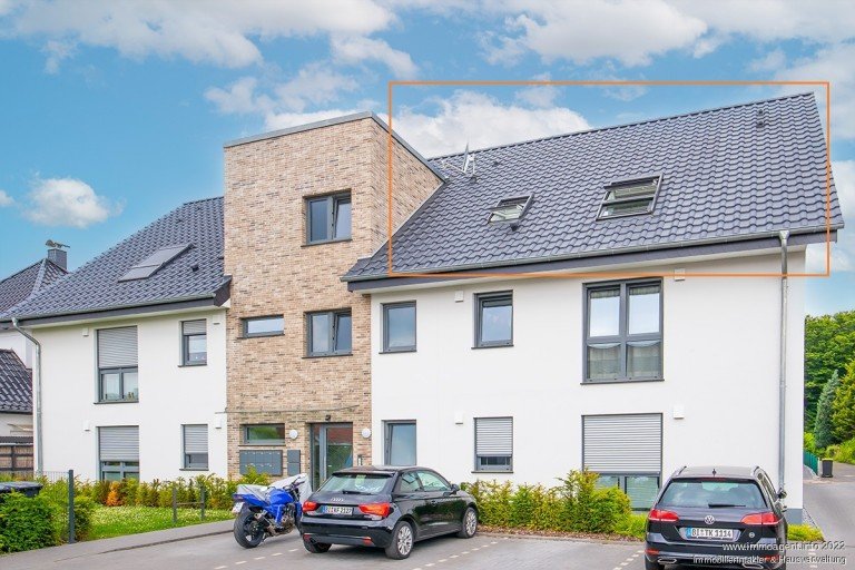 Parkplatz Eingang Bielefeld Dachgeschosswohnung Attraktive Dachgeschosswohnung in Heepen - VERMIETET -