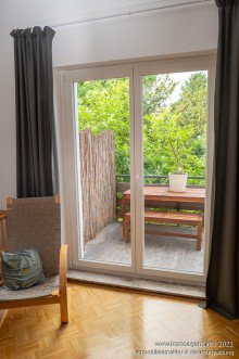 Schlafzimmer Gro�z�gige Altbauwohnung mit Balkon nahe dem Rathaus -VERMIETET-