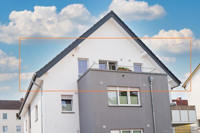 Ansicht mit Balkon Bielefeld Etagenwohnung Moderne Dachgeschosswohnung mit herrlichem Ausblick ins Gr�ne -VERMIETET-
