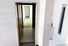Wohnungseingang Selbstnutzung oder Kapitalanlage? Gro�z�gige Vierzimmer-Wohnung mit Balkon im Zentrum von Brackwede