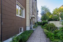 Hauseingang Zentrale 3-Zimmer-Wohnung mit Loggia in Brackwede f�r Selbstnutzer oder Kapitalanleger -VERKAUFT-