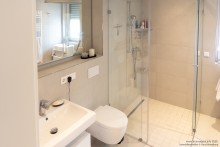 Badezimmer Bild 2 Attraktive, barrierefreie Zweizimmerwohnung im Erdgeschoss mit Terrasse in moderner Stadtvilla