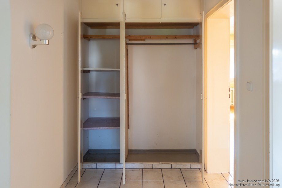 Einbauschrank Flur Etagenwohnung Bielefeld