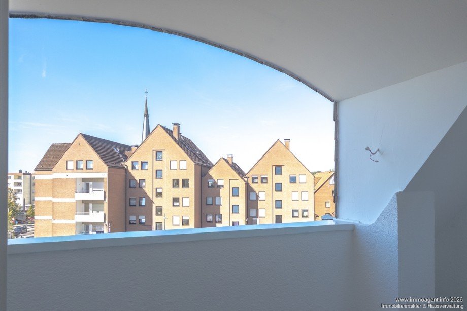 Ausblick Balkon Stra�enseite Etagenwohnung Bielefeld