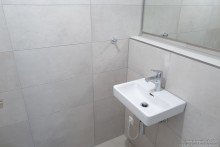 G�ste-WC Sch�ne Neubauwohnung mit drei Zimmern und Terrasse