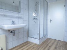 Badezimmer Gem�tliche Dachgeschosswohnung im Musikerviertel -VERMIETET-