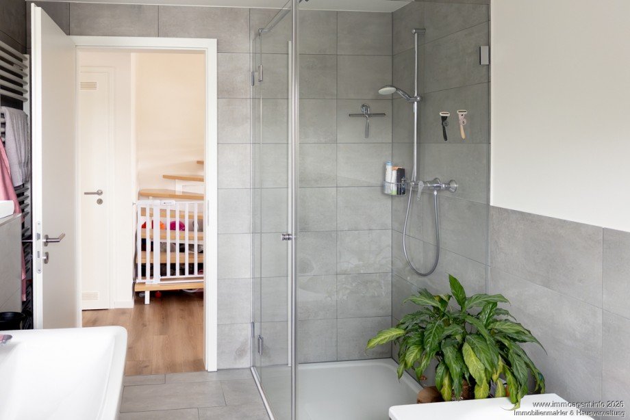 Badezimmer Bild 2 Dachgeschosswohnung Bielefeld
