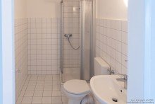 Bad mit Dusche Selbst einziehen oder vermieten? Zentrale 3-Zimmer-Wohnung mit Loggia in Brackwede -VERKAUFT-