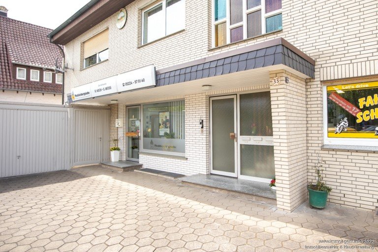 Aussenansicht Enger Ladenlokal Vielseitige Laden-/B�rofl�che in Enger -VERMIETET-