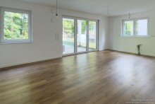 Wohnen Sch�ne Neubauwohnung mit drei Zimmern und Terrasse