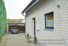 Ansicht mit Carport Attraktive Doppelhaush�lfte mit Doppelcarport und Garten in Enger -VERMIETET-