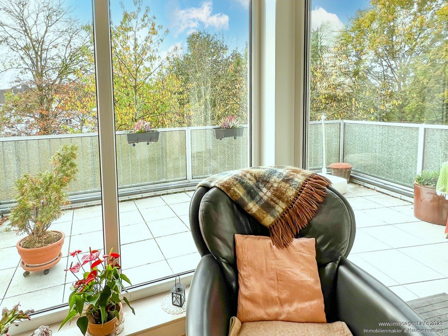 Blick zur Terrasse Etagenwohnung Bielefeld