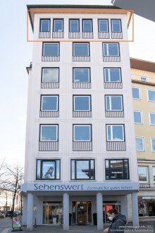 Au�enansicht Seite Sch�ne Dreizimmerwohnung mit Blick auf das Alte Rathaus -VERMIETET-