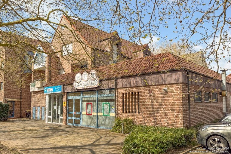 Ansicht vom Marktplatz aus Herzebrock-Clarholz Einzelhandel Attraktive Gewerbe- bzw. Einzelhandelsfl�che im Zentrum von Herzebrock