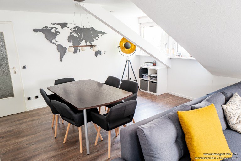 Esszimmer Bielefeld Dachgeschosswohnung Tolle Singlewohnung nahe der Promenade unterhalb der Sparrenburg -VERMIETET-