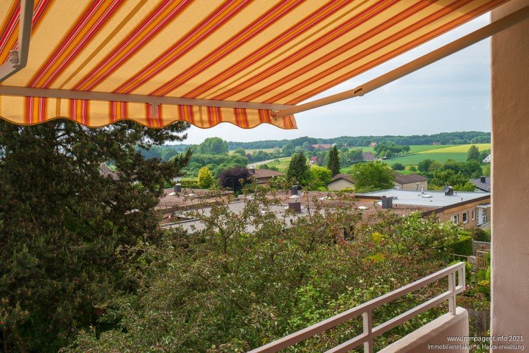 Blick vom Balkon Bielefeld Etagenwohnung KEINE K�UFERPROVISION - Attraktive Wohnung mit 2-3 Zimmern in J�llenbeck -VERKAUFT-