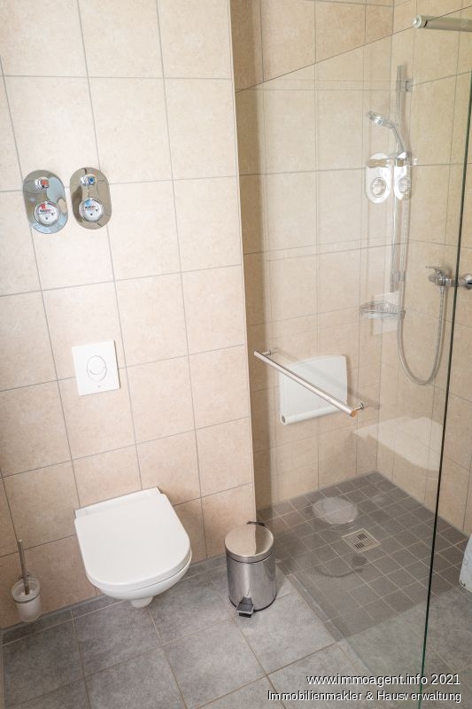 Bad Erdgeschosswohnung Steinhagen