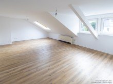 Wohn-/Esszimmer Gem�tliche Dachgeschosswohnung im Musikerviertel -VERMIETET-