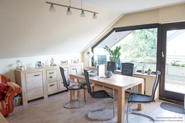 Wohnzimmer Bielefeld Etagenwohnung Kleine SinglewohnungIn Bielefeld-Ubbedissen (nur mit Wohnberechtigungsschein)