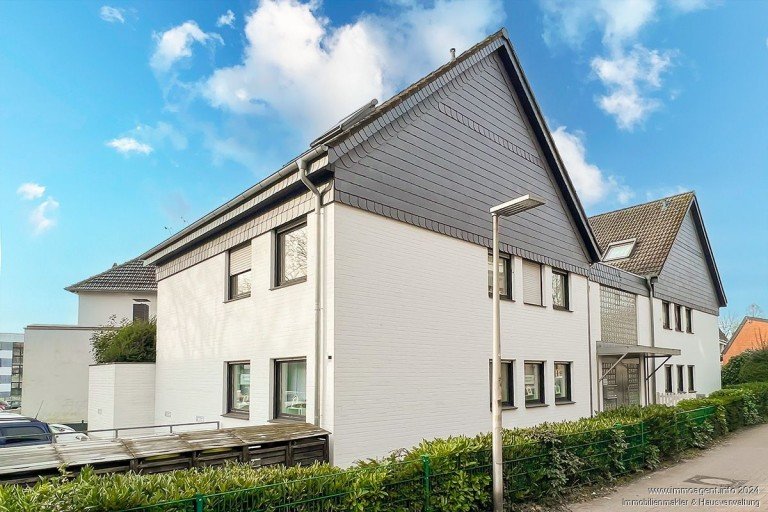 Au�enansicht Bielefeld Mehrfamilienhaus Top gepflegtes Mehrfamilienhaus zentral und ruhig in Brackwede -VERKAUFT-