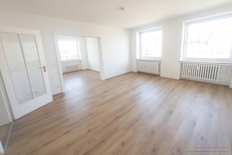 24368_Wohnzimmer Etagenwohnung Bielefeld