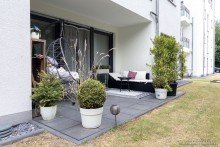 Gro�z�gige Terrasse Bild 2 Attraktive, barrierefreie Zweizimmerwohnung im Erdgeschoss mit Terrasse in moderner Stadtvilla
