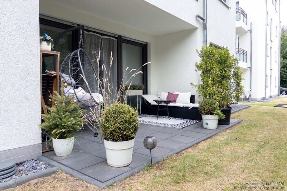 Gro�z�gige Terrasse Bild 2 Erdgeschosswohnung Bielefeld