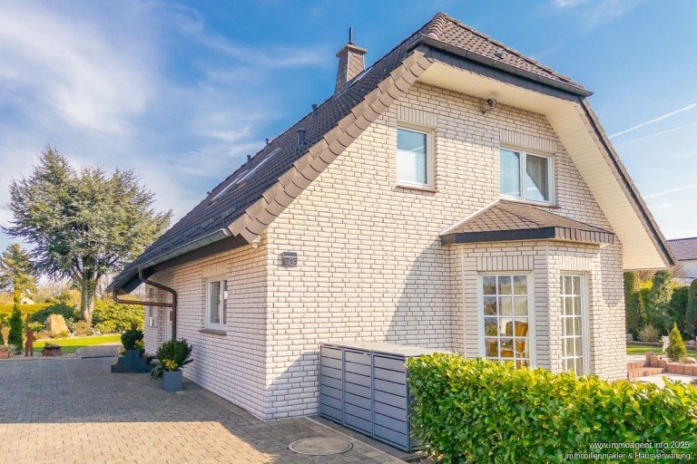 Ansicht Leopoldsh�he Einfamilienhaus Gepflegtes Einfamilienhaus in herrlicher Lage in Leopoldsh�he -VERKAUFT-