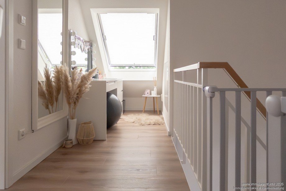 Flur Dach Dachgeschosswohnung Bielefeld