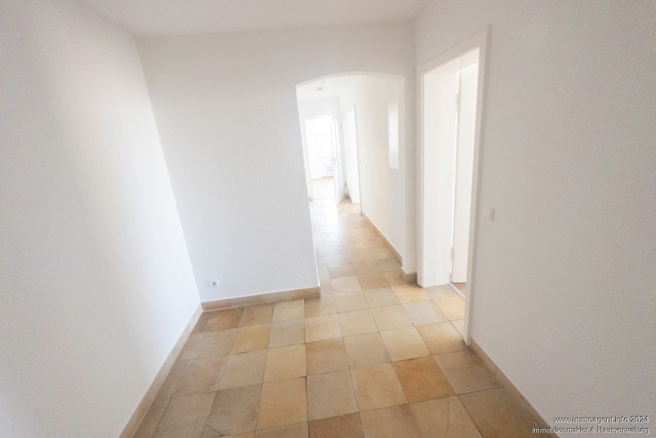 24368_Flur Etagenwohnung Bielefeld