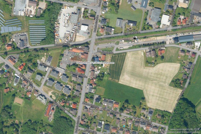 Luftbild Oerlinghausen Gemischt-Grundst�ck Investoren aufgepasst: Grundst�ck f�r Wohnen und Gewerbe im Zentrum von Oerlinghausen-Helpup