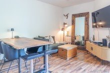 Wohn-Ess-Bereich Attraktives Apartment mit zwei Zimmern, Terrasse und Stellplatz im Bielefelder Zentrum