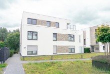 Hausansicht Attraktive, barrierefreie Zweizimmerwohnung im Erdgeschoss mit Terrasse in moderner Stadtvilla