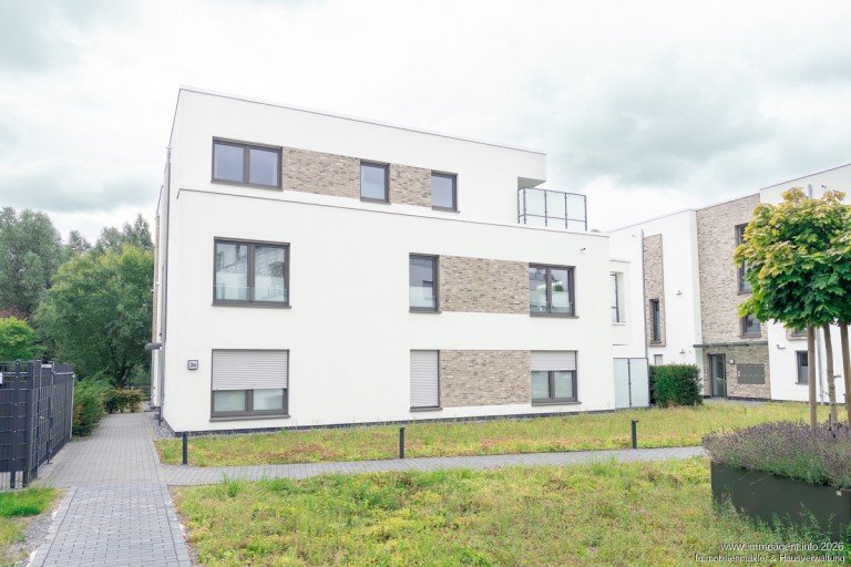 Hausansicht Bielefeld Erdgeschosswohnung Attraktive, barrierefreie Zweizimmerwohnung im Erdgeschoss mit Terrasse in moderner Stadtvilla